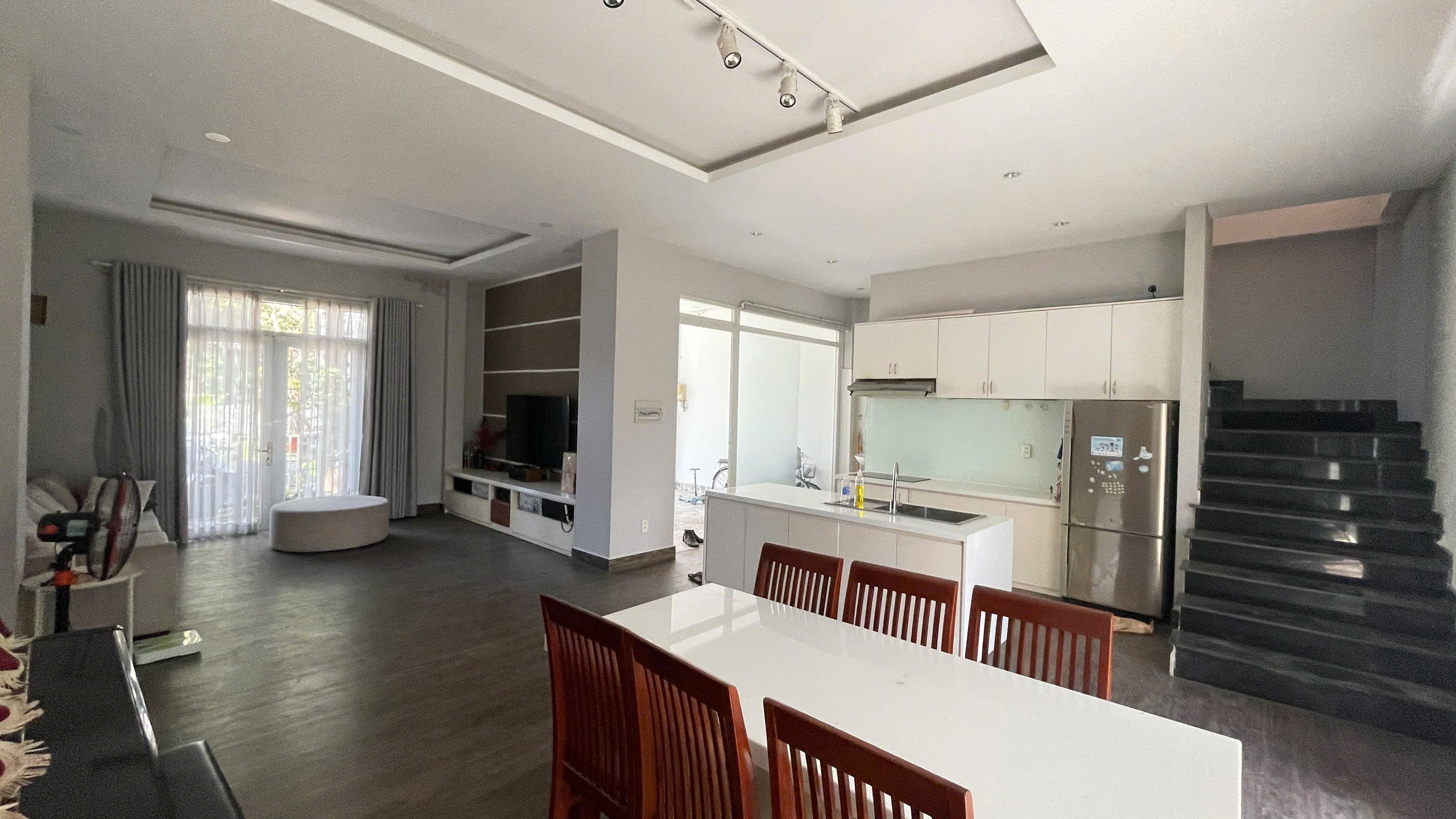Cho thuê Nhà mặt tiền Phường Phước Long B, Quận 9, Diện tích 112m², Giá 26 Triệu/tháng 2