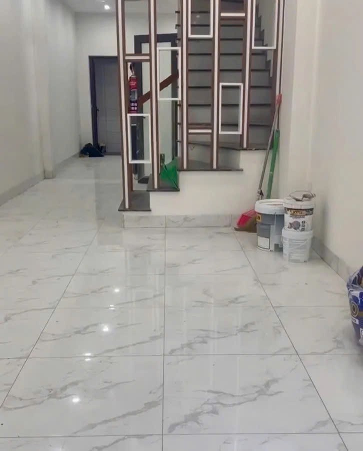 NHÀ MỚI Ô TÔ ĐỖ CỬA- VÀO NHÀ  Phố Trạm 45m2 X 4 Tầng, X 9 tỷ Long Biên. 2
