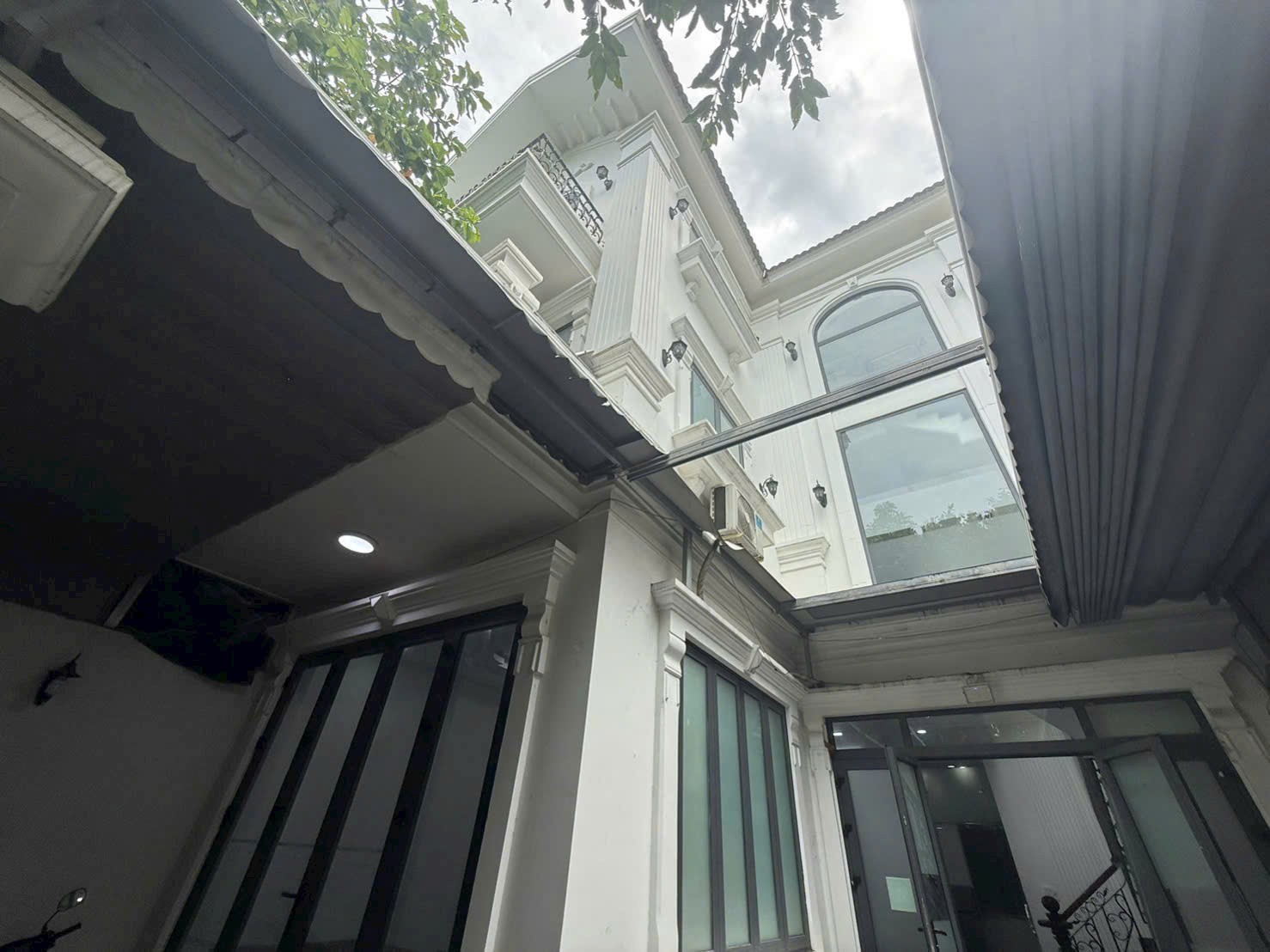 Cần bán Nhà mặt tiền Phường Phước Long A, Quận 9, Diện tích 160m², Giá 27 Triệu/tháng 6
