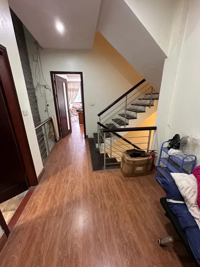 BÁN NHÀ MẶT PHỐ NGÔ GAI TỰ KINH DOANH VỈA HÈ 82 m2 X 6 tầng mặt tiền 6m,25 tỷ. 2