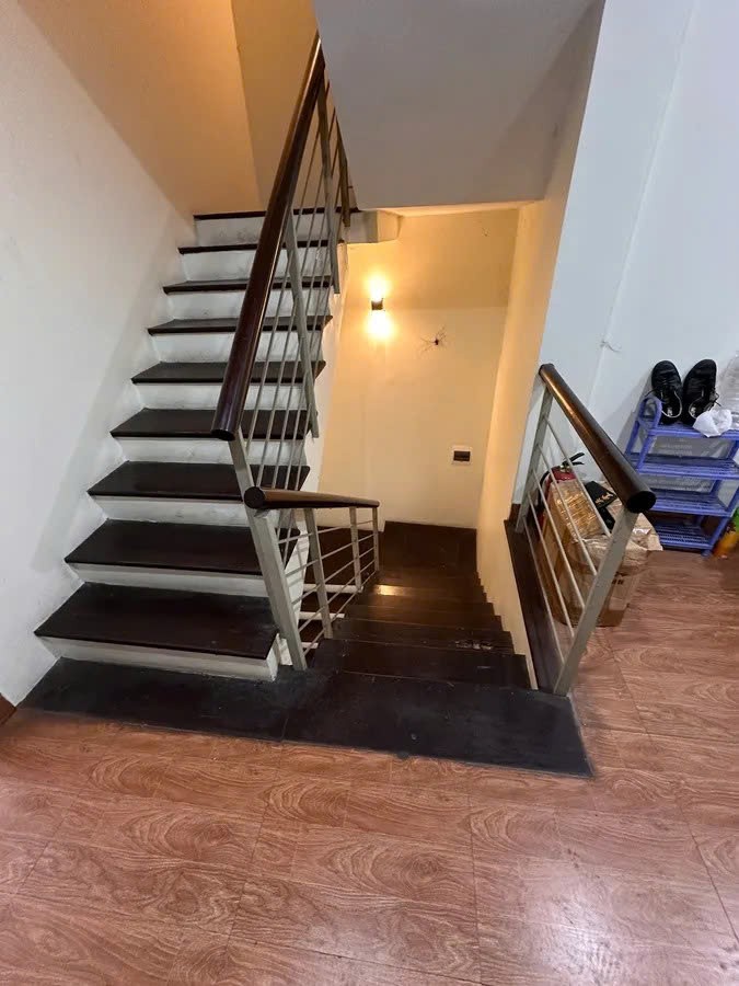 BÁN NHÀ MẶT PHỐ NGÔ GAI TỰ KINH DOANH VỈA HÈ 82 m2 X 6 tầng mặt tiền 6m,25 tỷ. 4