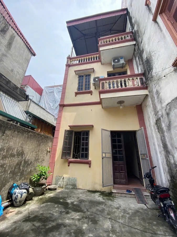 BÁN ĐẤT TẶNG NHÀ  MẶT NGÕ THÔNG Ô TÔ VÀO ĐẤT Thượng Thanh -Long Biên 80m2 mặt tiền 4.5m,8.5 tỷ.