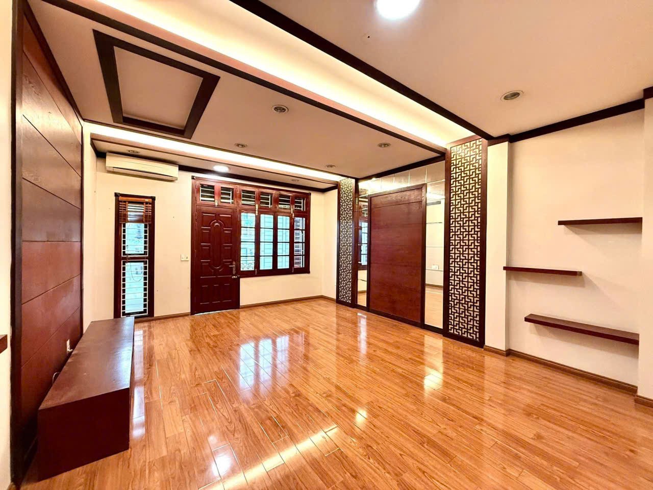 CHÍNH CHỦ BÁN GẤP 47M giá 7.5 tỷ Tại Ngô Quyền Hà Đông Ô TÔ ĐỖ CƯA. 2