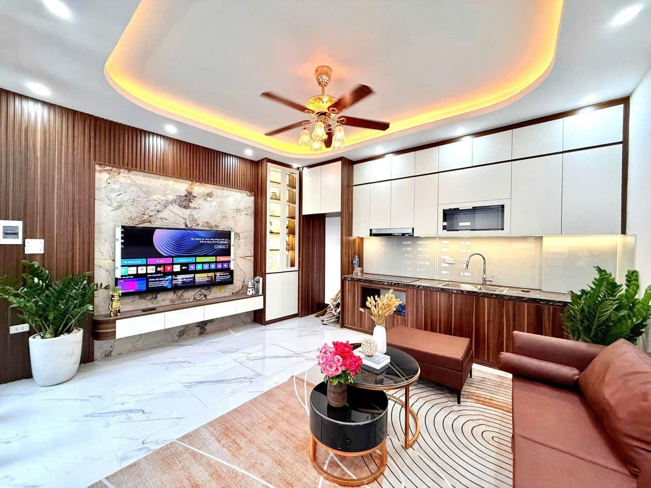 nhà LÔ GÓC PHỐ Quan NhânThanh Xuân , 52m2  12.7  tỷ Ô TÔ TRÁNH,KINH DOANH