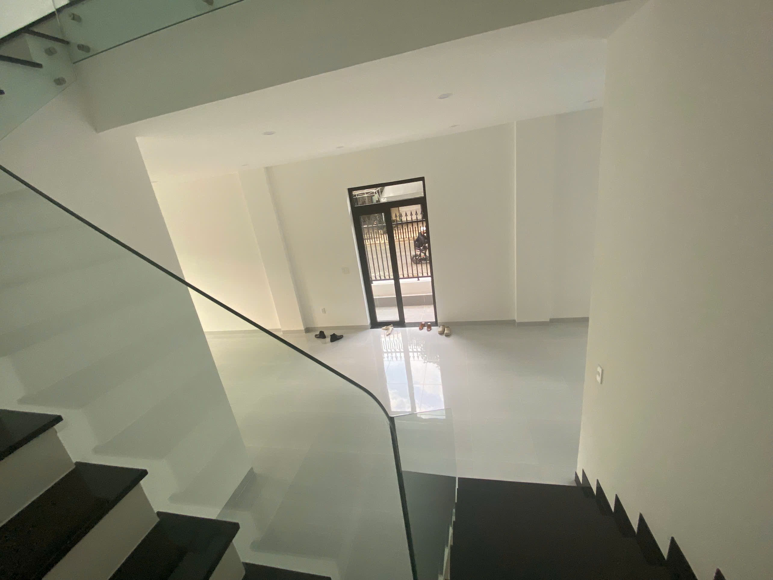 Cho thuê Nhà mặt tiền Phường Phú Hữu, Quận 9, Diện tích 250m², Giá 30 Triệu/tháng 3