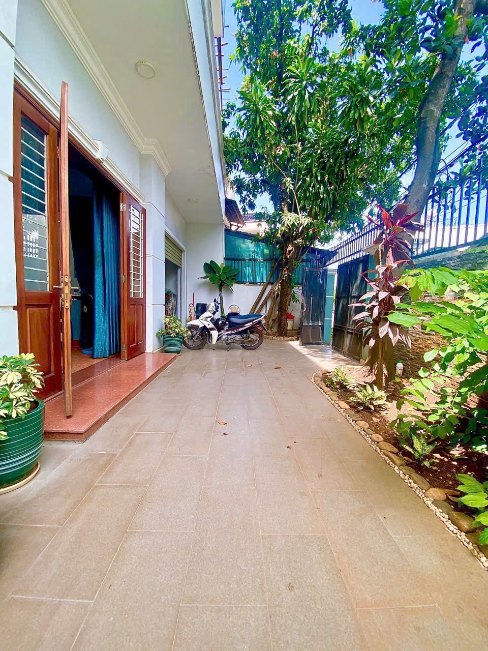 Cần bán Biệt thự đường Cô Giang, Phường Hiệp Phú, Diện tích 179m², Giá Thương lượng 2