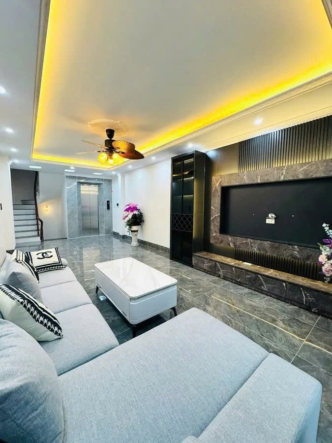 BÁN NHÀ MỚI-ĐẸP 6 TẦNG THANG MÁY Ô TÔ VÀO NHÀ Phố Nguyễn Văn Linh 40m2, 8.55 tỷ Long Biên. 3