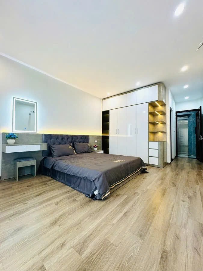 BÁN NHÀ MỚI-ĐẸP 6 TẦNG THANG MÁY Ô TÔ VÀO NHÀ Phố Nguyễn Văn Linh 40m2, 8.55 tỷ Long Biên. 2