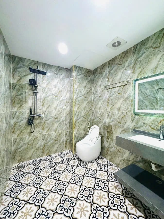 BÁN NHÀ MỚI-ĐẸP 6 TẦNG THANG MÁY Ô TÔ VÀO NHÀ Phố Nguyễn Văn Linh 40m2, 8.55 tỷ Long Biên. 5