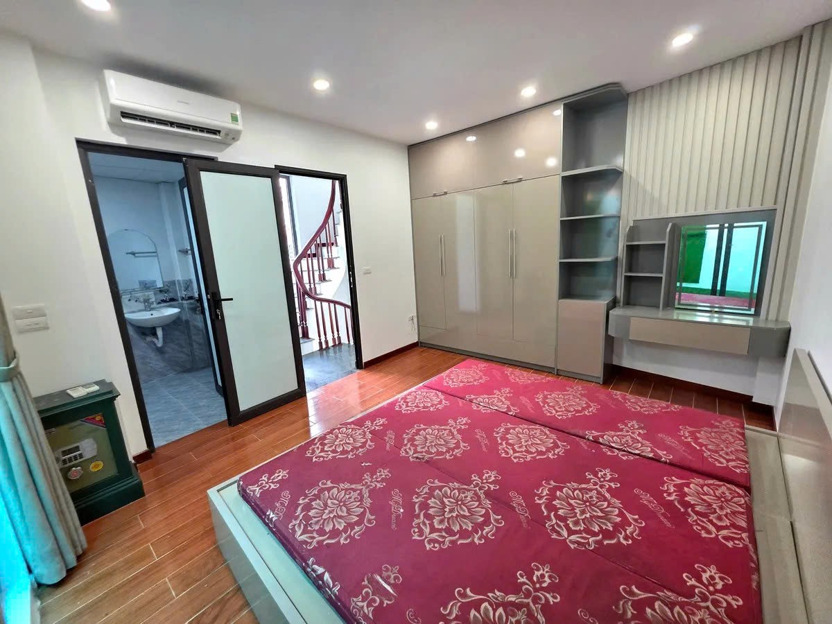 NHÀ MỚI Ô TÔ ĐỖ CỬA BÁT KHỐI- CỰ KHỐI 55M2, 5 TẦNG  X 6.2 tỷ Long Biên. 4