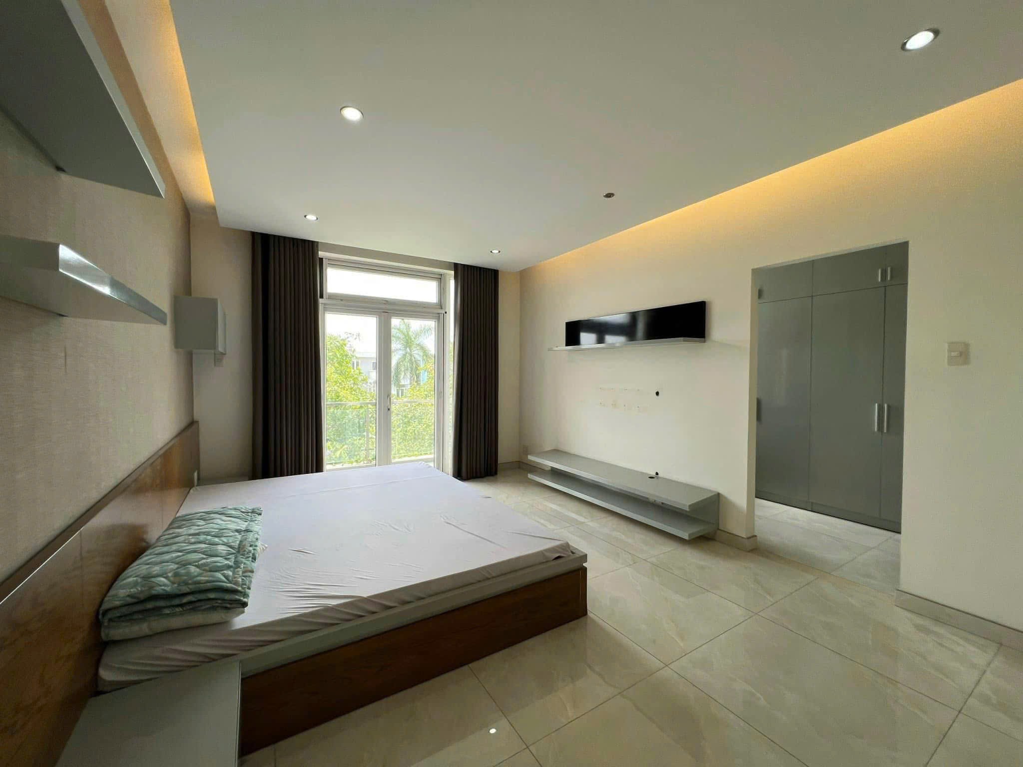Cần bán Nhà mặt tiền Phường Phước Long B, Quận 9, Diện tích 327m², Giá 42 Tỷ 8