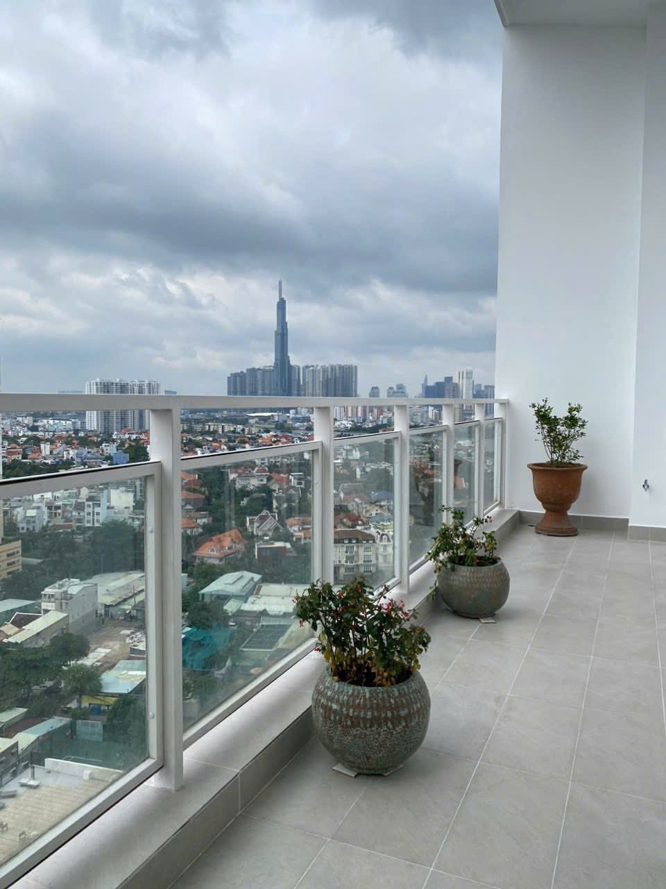 Cho thuê Căn hộ chung cư Quận 2, Hồ Chí Minh, Diện tích 330m², Giá Thương lượng 15