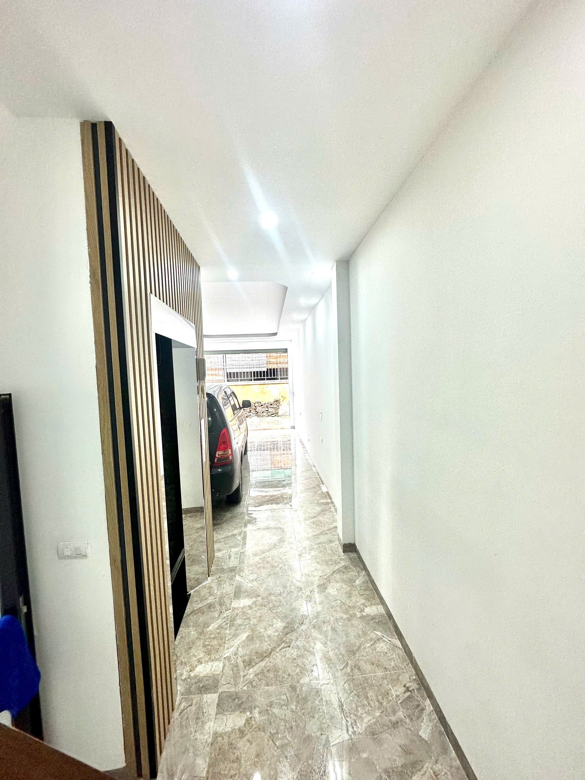 NHÀ MỚI- ĐẸP Ở LUÔN FULL NỘI THẤT Bát Khối- Long Biên 50m2 X 6 Tầng mặt tiền 4.5m,8.95 tỷ. 3
