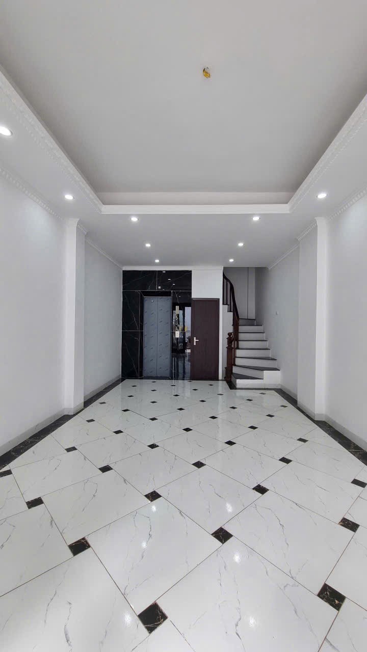 Bán nhà ngõ Tư Đình, Long Biên. 42m2 x 6 tầng, 4PN, 12.6 tỷ. Sổ đỏ chính chủ. LH: 0937632289 5