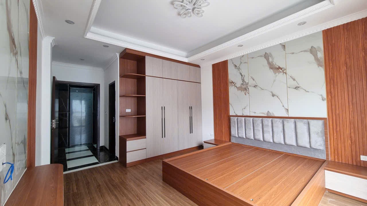 Bán nhà ngõ Tư Đình, Long Biên. 42m2 x 6 tầng, 4PN, 12.6 tỷ. Sổ đỏ chính chủ. LH: 0937632289 4