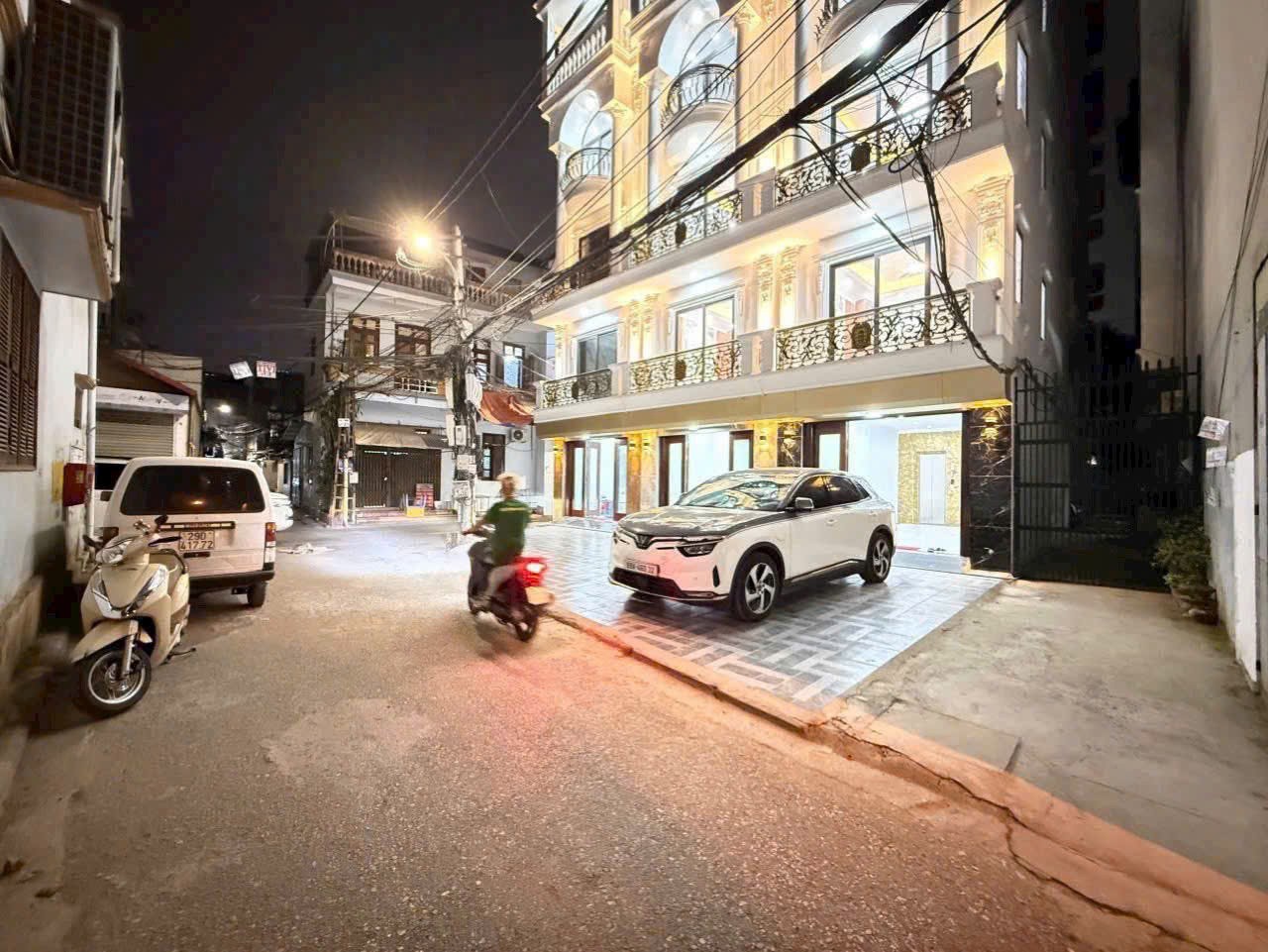 NHÀ MỚI ĐẸP MẶT NGÕ THÔNG Ô TÔ ĐỖ CỬA- VÀO NHÀ Phố Tư Đình 42m2 X 6 tầng X 4m, 12.6 tỷ.CÓ THƯƠNG 2