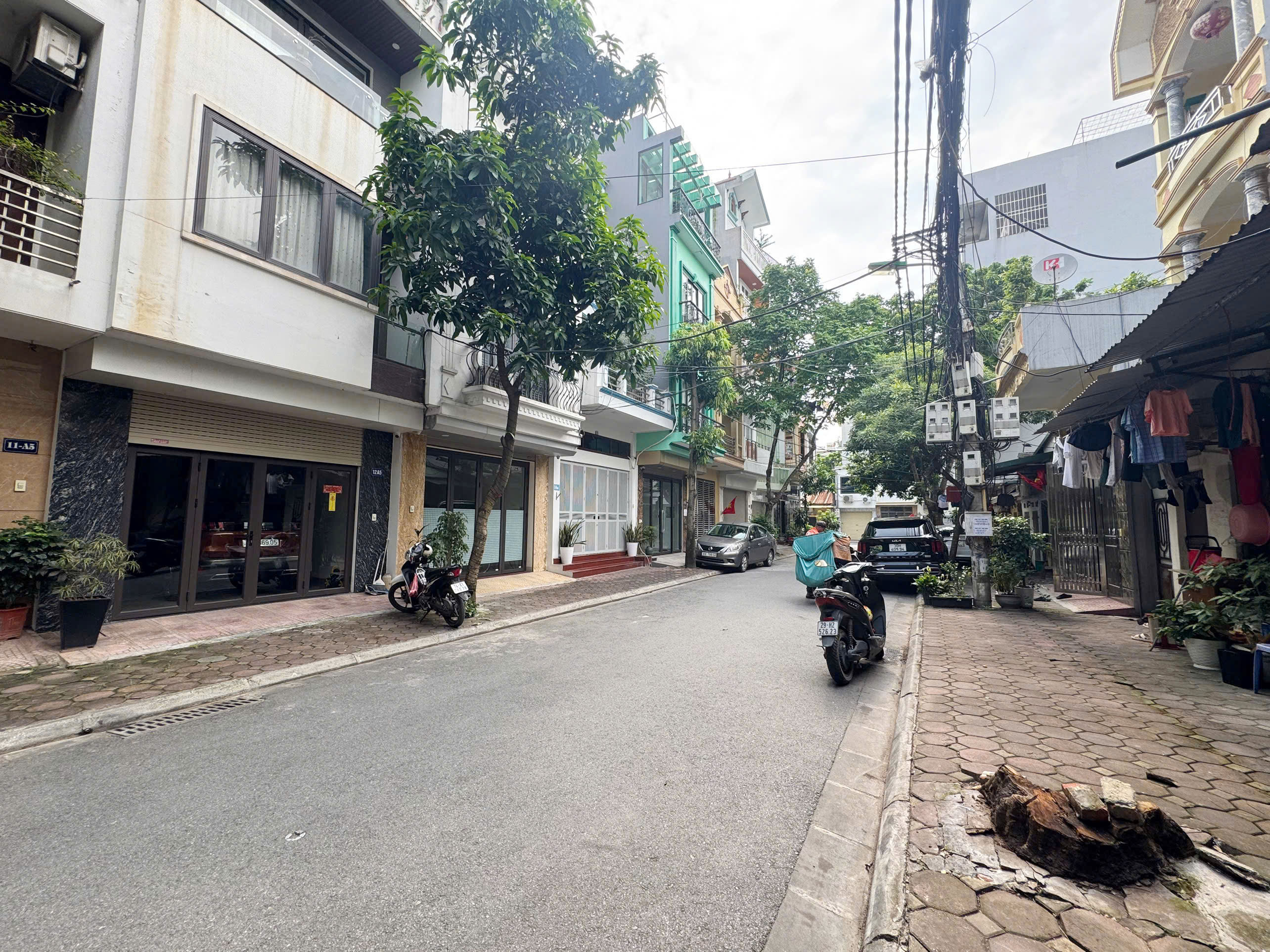 Cần bán 58,8m2 nhà 4 tầng dân xây, khu tập thể 918, Phường Long Biên. An ninh tốt, dân trí cao