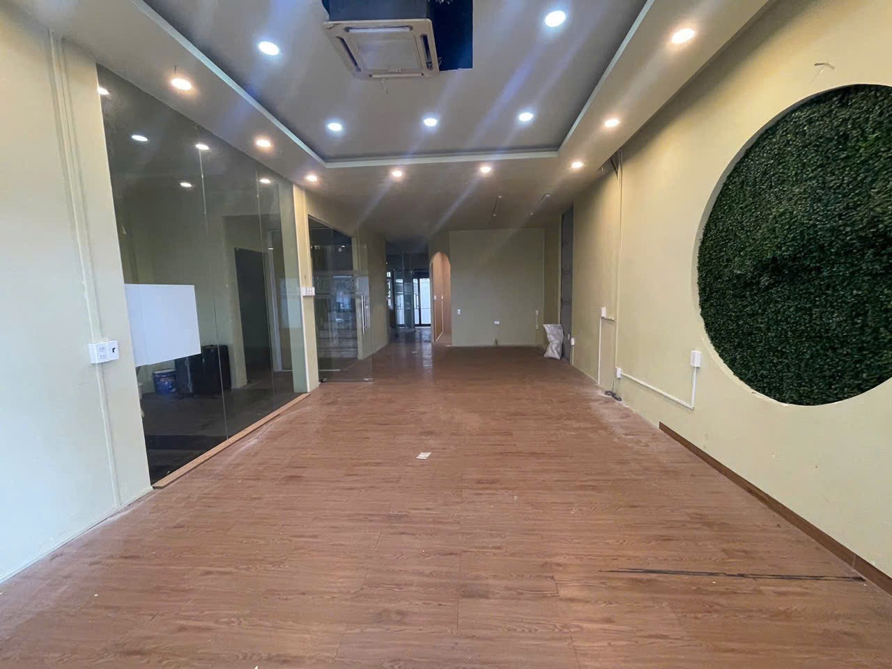 Cho thuê Nhà mặt tiền Bình Thạnh, Hồ Chí Minh, Diện tích 161m², Giá Thương lượng 6