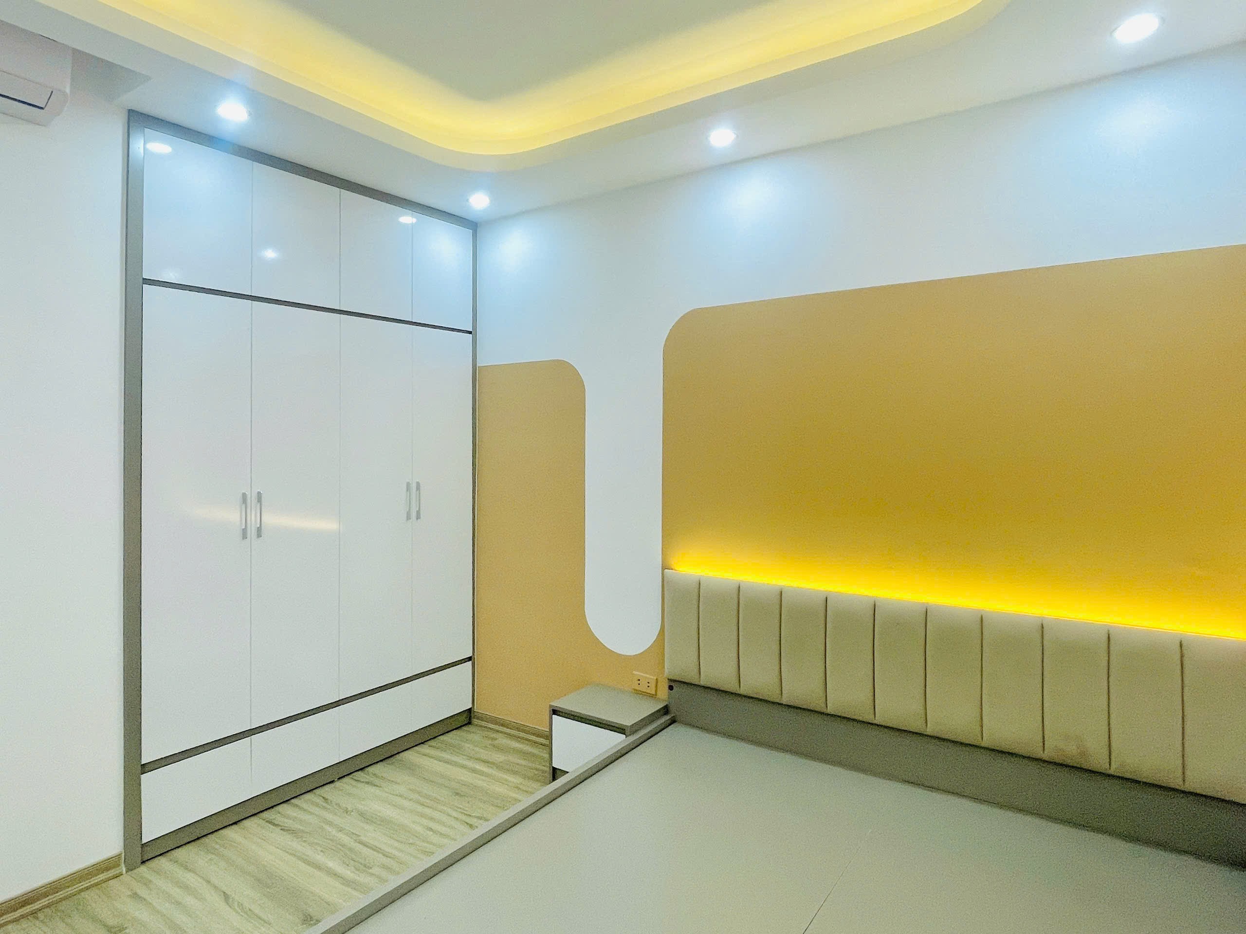 Bán căn hộ tầng 3 full nội thất Thanh Hà Mường Thanh 4