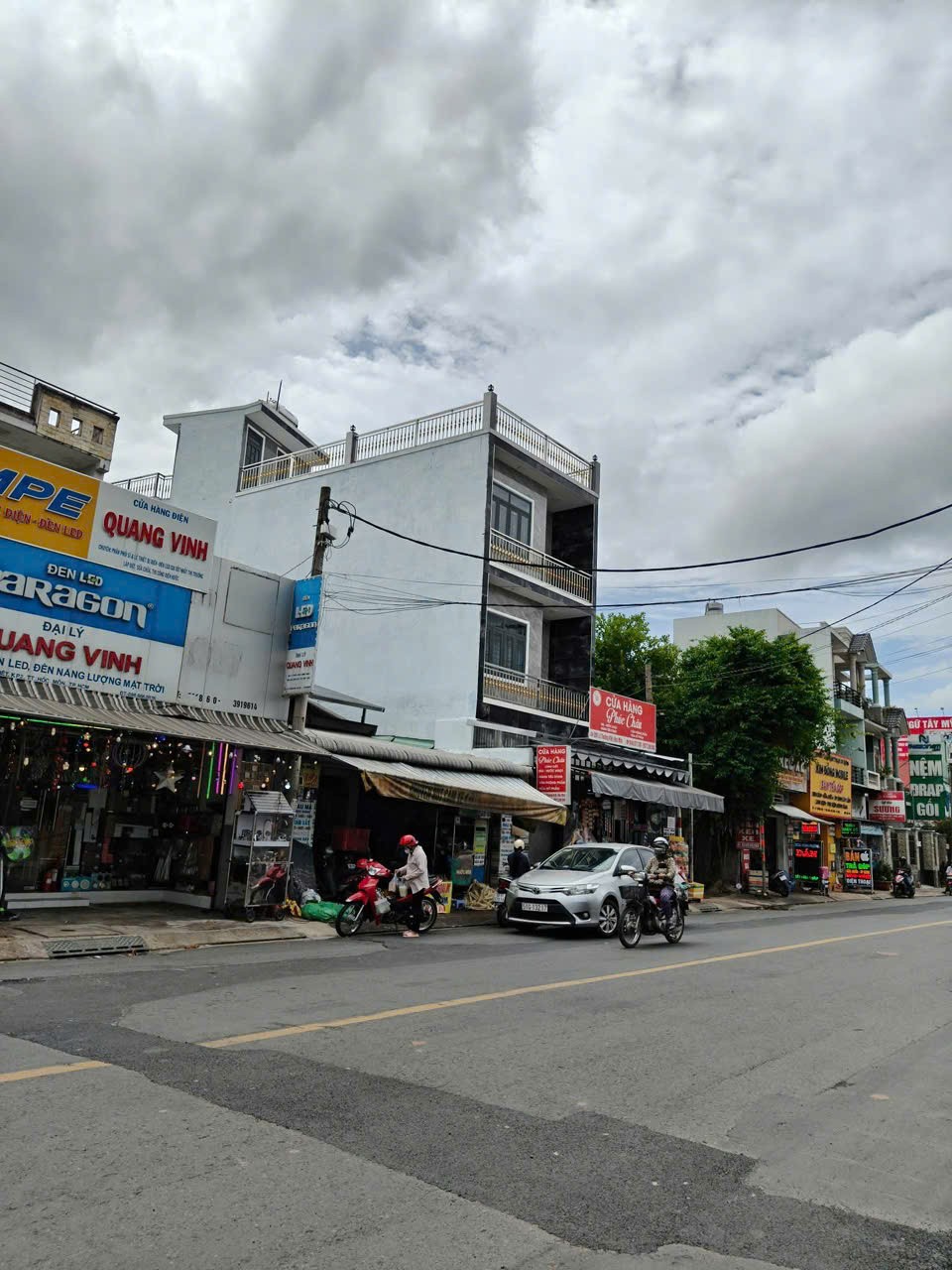 NHÀ MẶT TIỀN LÝ THƯỜNG KIỆT TT HÓC MÔN KHU NGÂN HÀNG CHỈ 12 TỶ 2
