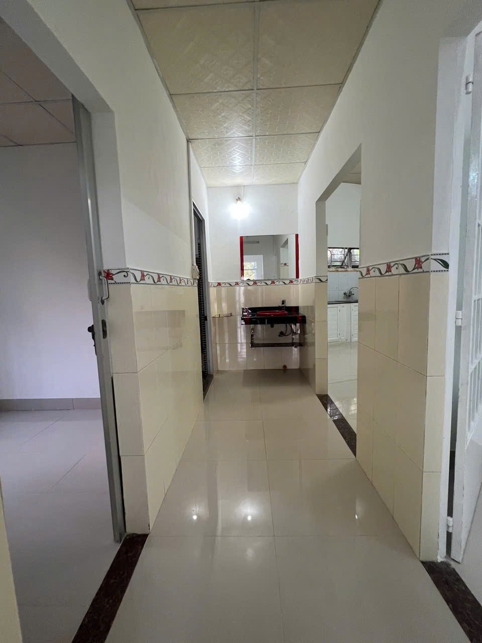 BÁN NHÀ CẤP 4 LÔ GÓC XÃ VĨNH HIỆP, PHƯỜNG TÂY NHA TRANG 4