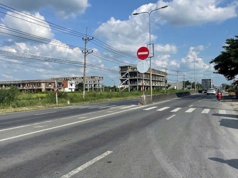 Nhà kho mặt tiền đường ấp 10 , xã Lương Hòa, Bến lức ,Long An dt 545m2 giá 4,5 tỷ