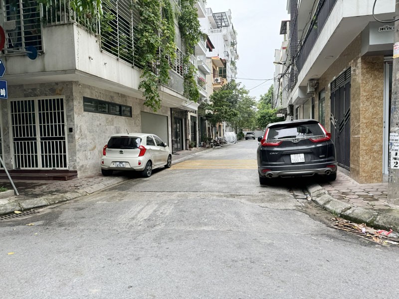Cần bán 58,8m2 nhà 4 tầng dân xây, khu tập thể 918, Phường Long Biên. An ninh tốt, dân trí cao 4