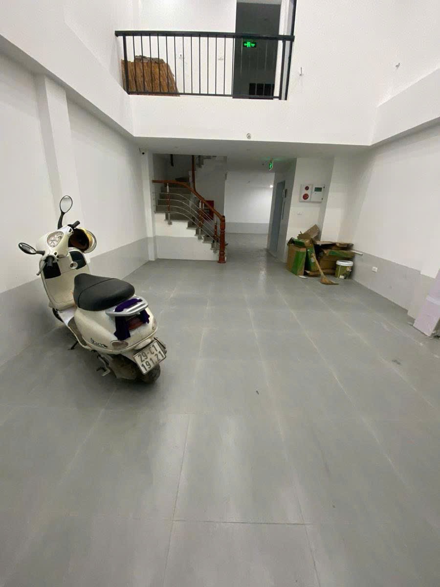 Cần bán Nhà mặt tiền đường Đê La Thành, Phường Giảng Võ, Diện tích 102m², Giá 38.5 Tỷ 2