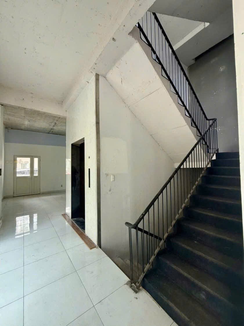 Cho thuê Nhà mặt tiền Phường Thủ Thiêm, Quận 2, Diện tích 120m², Giá Thương lượng 2