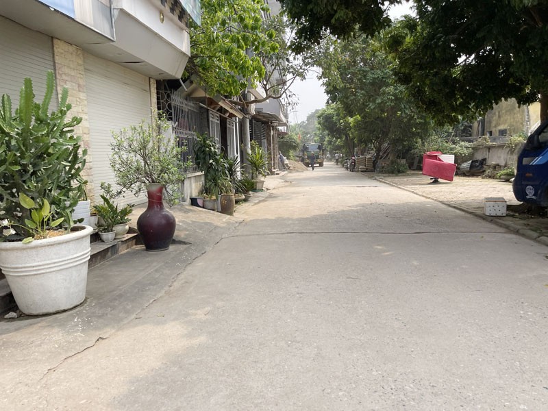Cần bán 78,5m2 đất tập thể Viện Rau A - Trâu Quỳ - Phường Gia Lâm. Đường ô tô tránh, mặt sau thoáng 3
