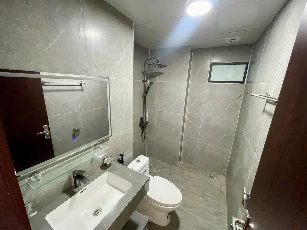 NHÀ MỚI Ở LUÔN Ô TÔ VÀO NHÀ Phố Bát Khối 45m2 X 6 tầng, mặt tiền  3.9m, 9.3 tỷ Long Biên. 5