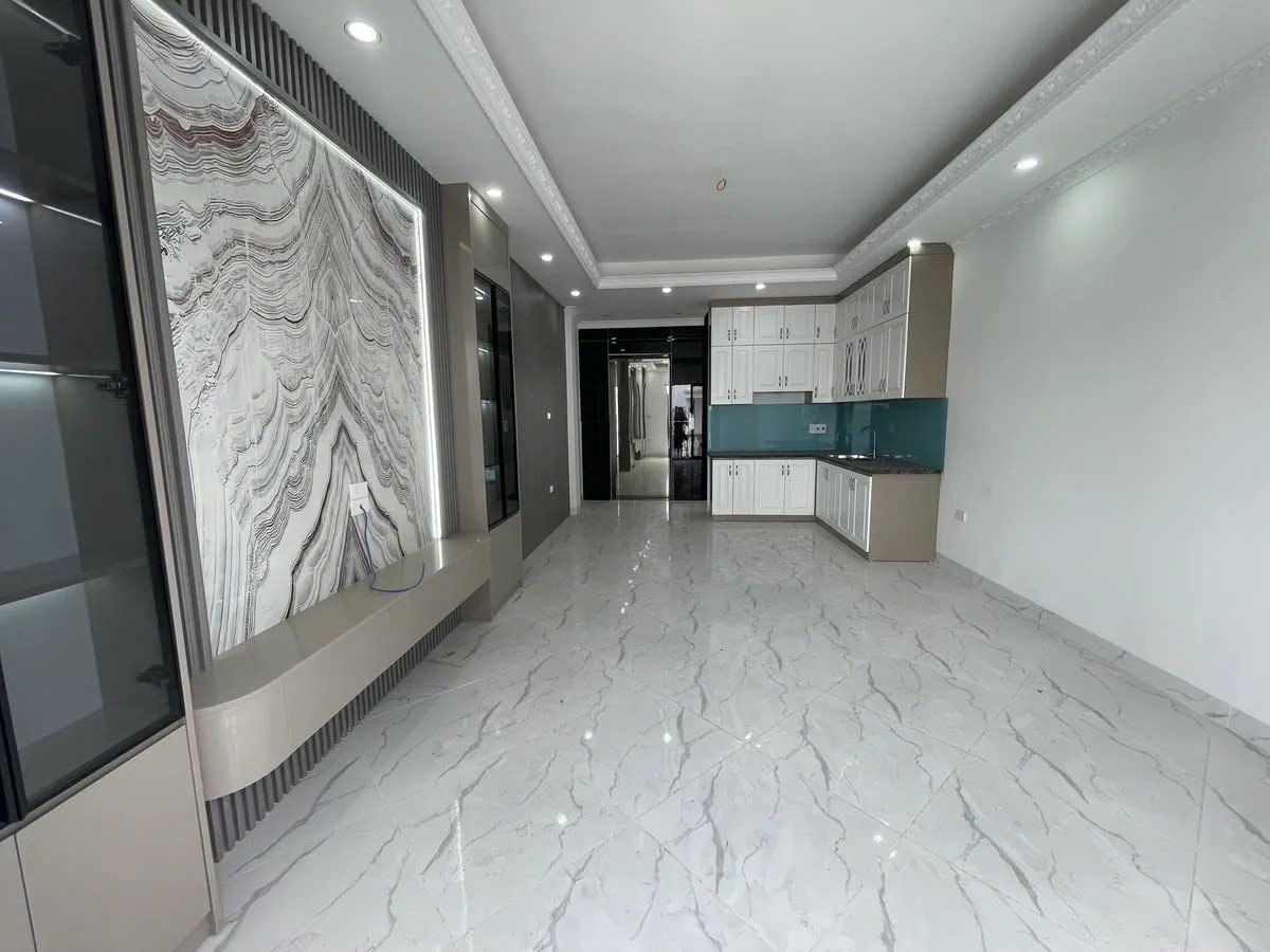 NHÀ MỚI Ở LUÔN Ô TÔ VÀO NHÀ Phố Bát Khối 45m2 X 6 tầng, mặt tiền  3.9m, 9.3 tỷ Long Biên. 3