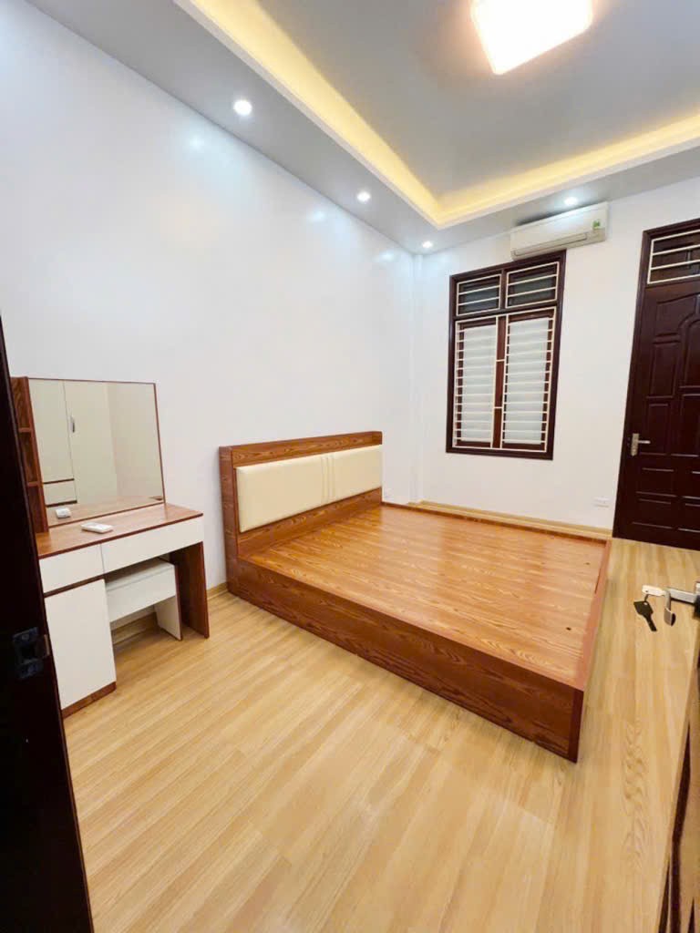 Nhà Thụy Khuê – 43m² x 6 tầng thang máy – Trung Tâm, Ngõ thông, đi đâu cũng tiện – Cách Hồ Tây 3