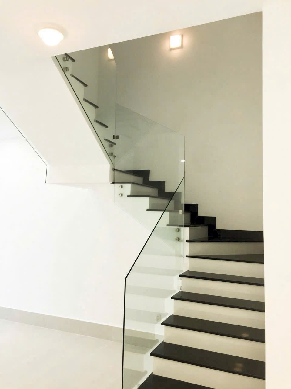 Cho thuê Nhà mặt tiền Phường Bình Trưng Đông, Quận 2, Diện tích 200m², Giá 30 Triệu/tháng 6