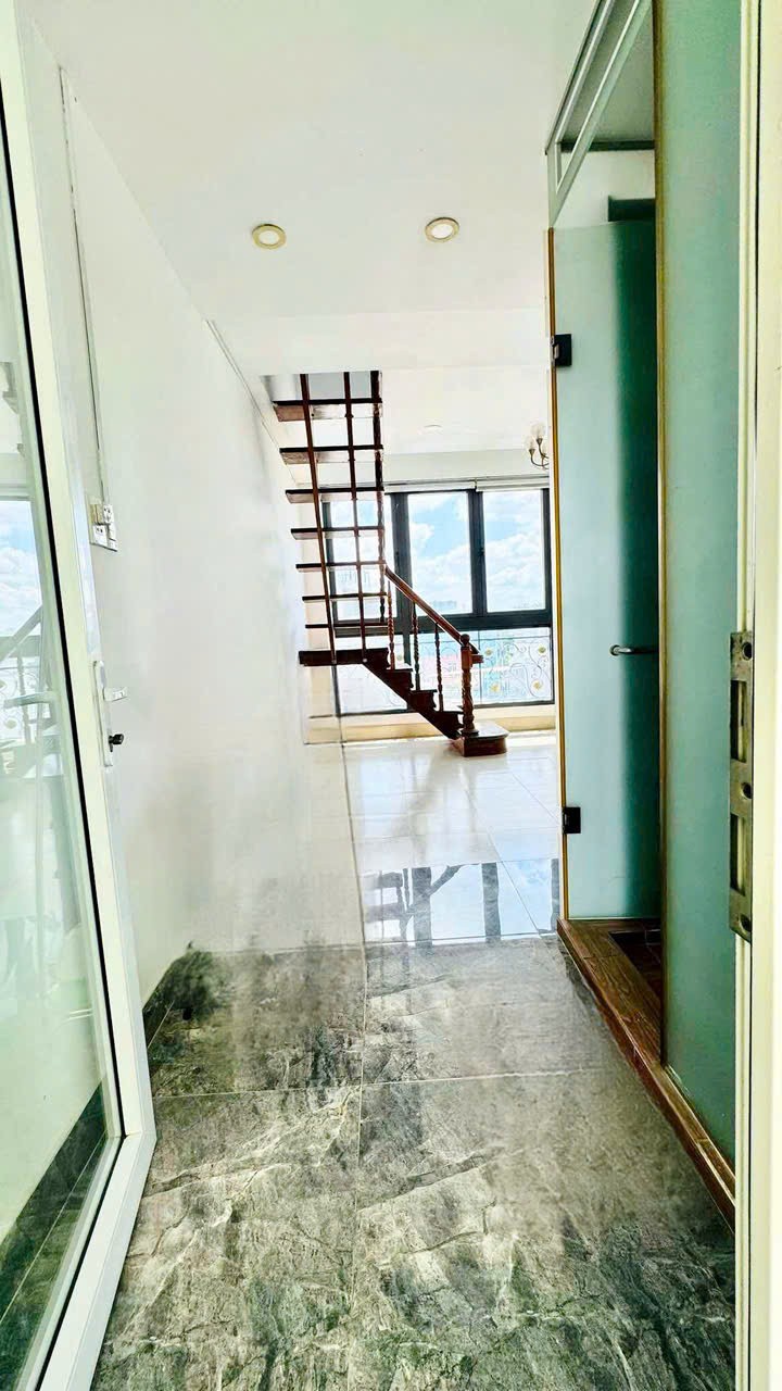 Bán nhà Quận 4- Doanh thu 3.6 tỷ/5năm- 6 Tầng 8 Căn hộ cao cấp duplex 52m2- HXH Nguyễn Khoái: 12 Tỷ 3