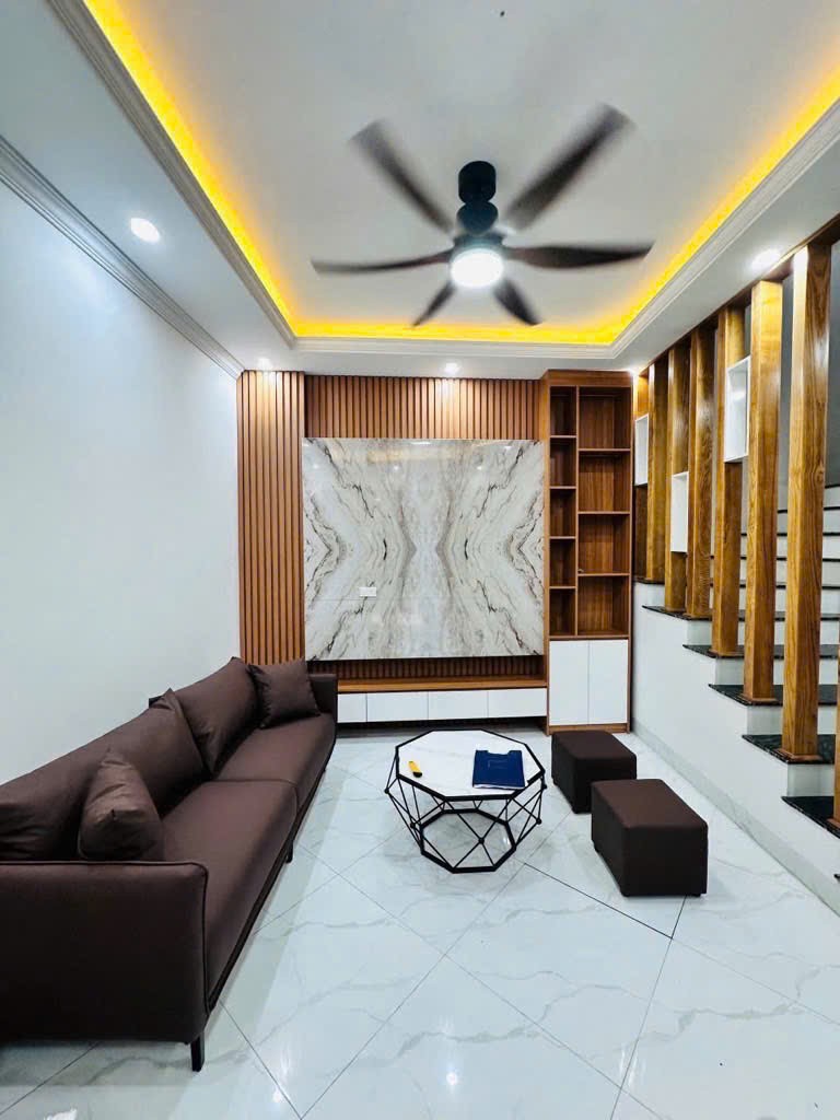 Nhà Đẹp Cổ Nhuế – 30m² x 5 tầng – Mặt tiền rộng 6m - gần Ô tô – Giá chỉ 6,9 tỷ
