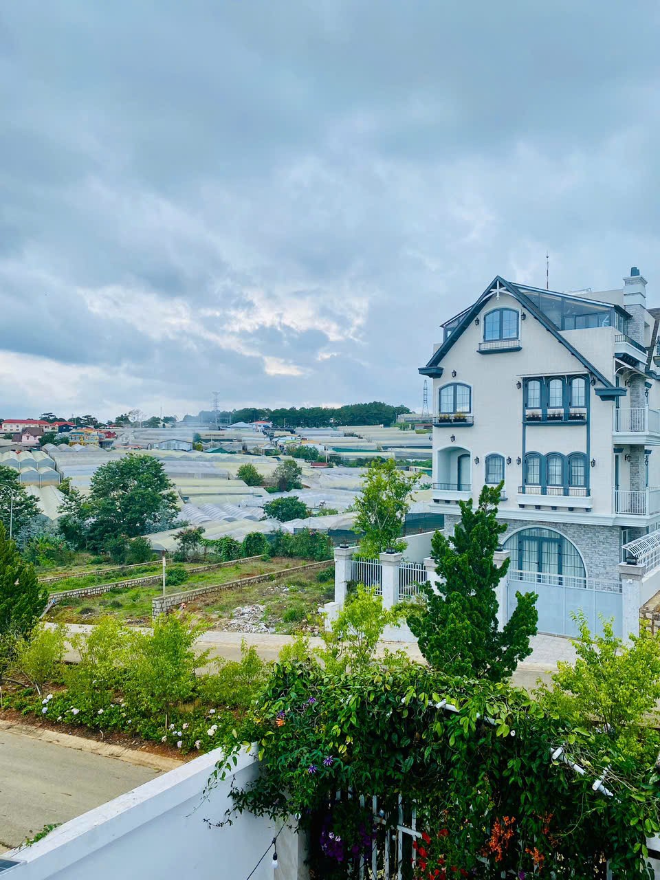 CHO THUÊ VILLA CAO CẤP ĐÀ LẠT, LÂM VIÊN - VIEW THÔNG, NHÀ LỒNG, THANG MÁY, XE 45 CHỖ - 30 2