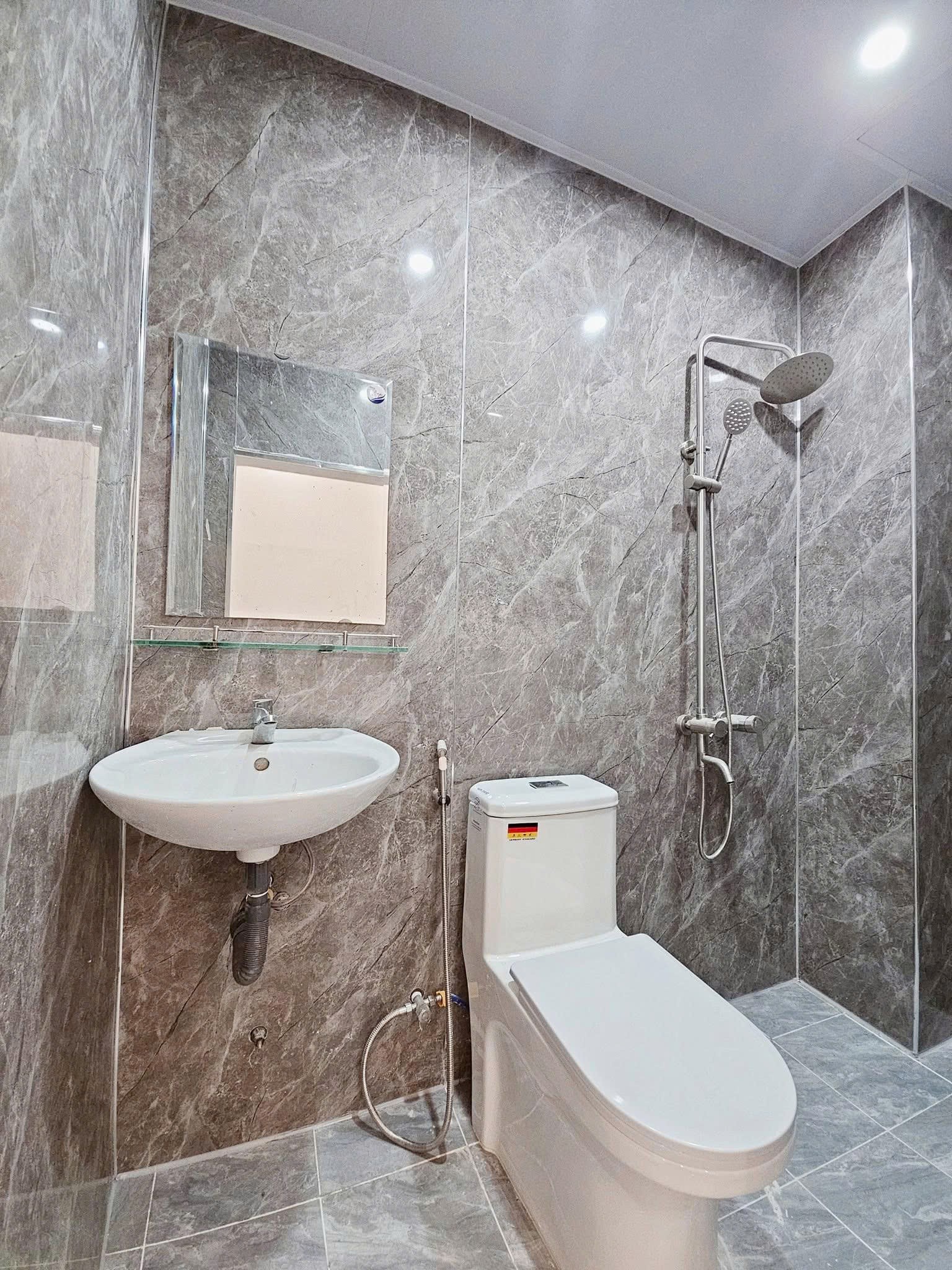 CHO THUÊ NHÀ NGUYÊN CĂN – PHẠM NGỌC THẠCH, P6 – GIÁ 10TR 5