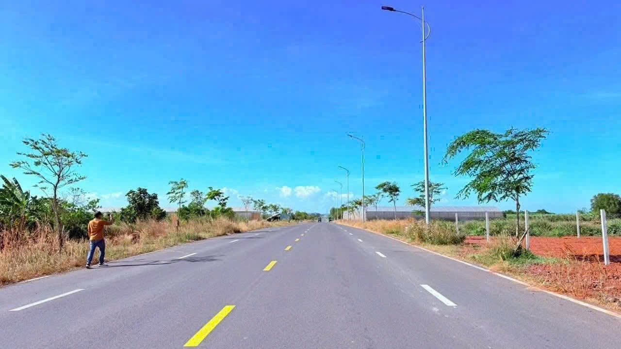 NẮM CHỦ CẦN BÁN GẤP 1 TỶ MẶT TIỀN DT.997 CẠNH KCN ĐẤT ĐỎ XÃ PHƯỚC LONG THỌ. 3