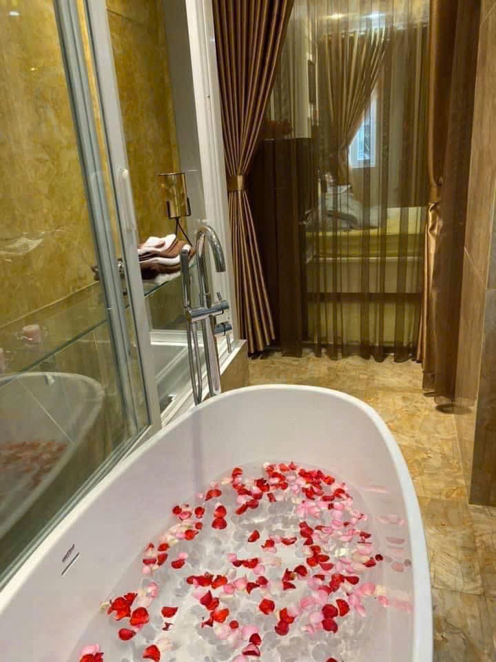 Bán nhà đẹp 4 tầng mặt tiền Lê Hồng Phong, Phước Long, Nha Trang giá chỉ 9,1 tỉ 5