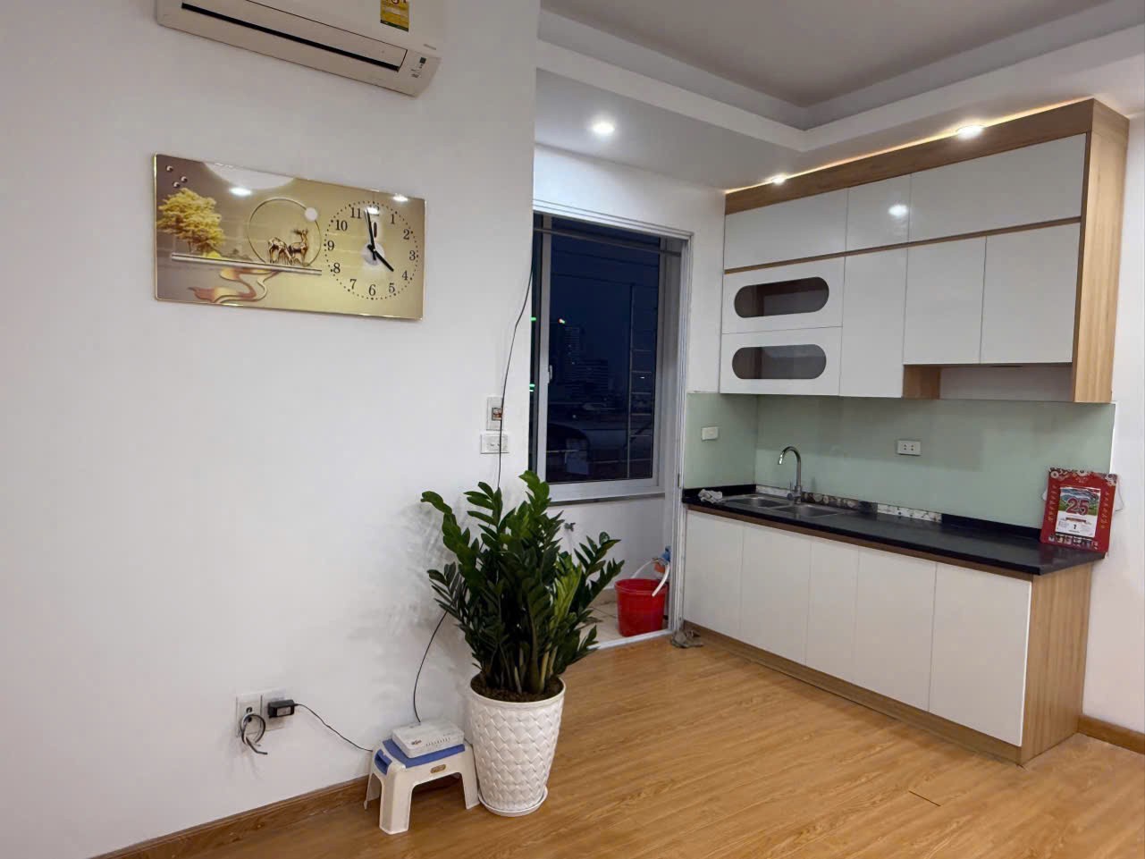 Bán căn hộ chung cư mini phố Quan Nhân 60m 2PN Ôtô tránh