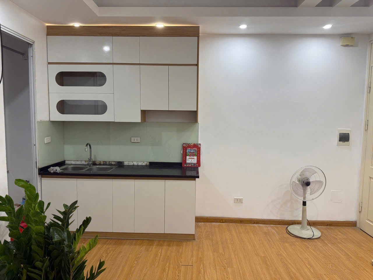 Bán căn hộ chung cư mini phố Quan Nhân 60m 2PN Ôtô tránh 5