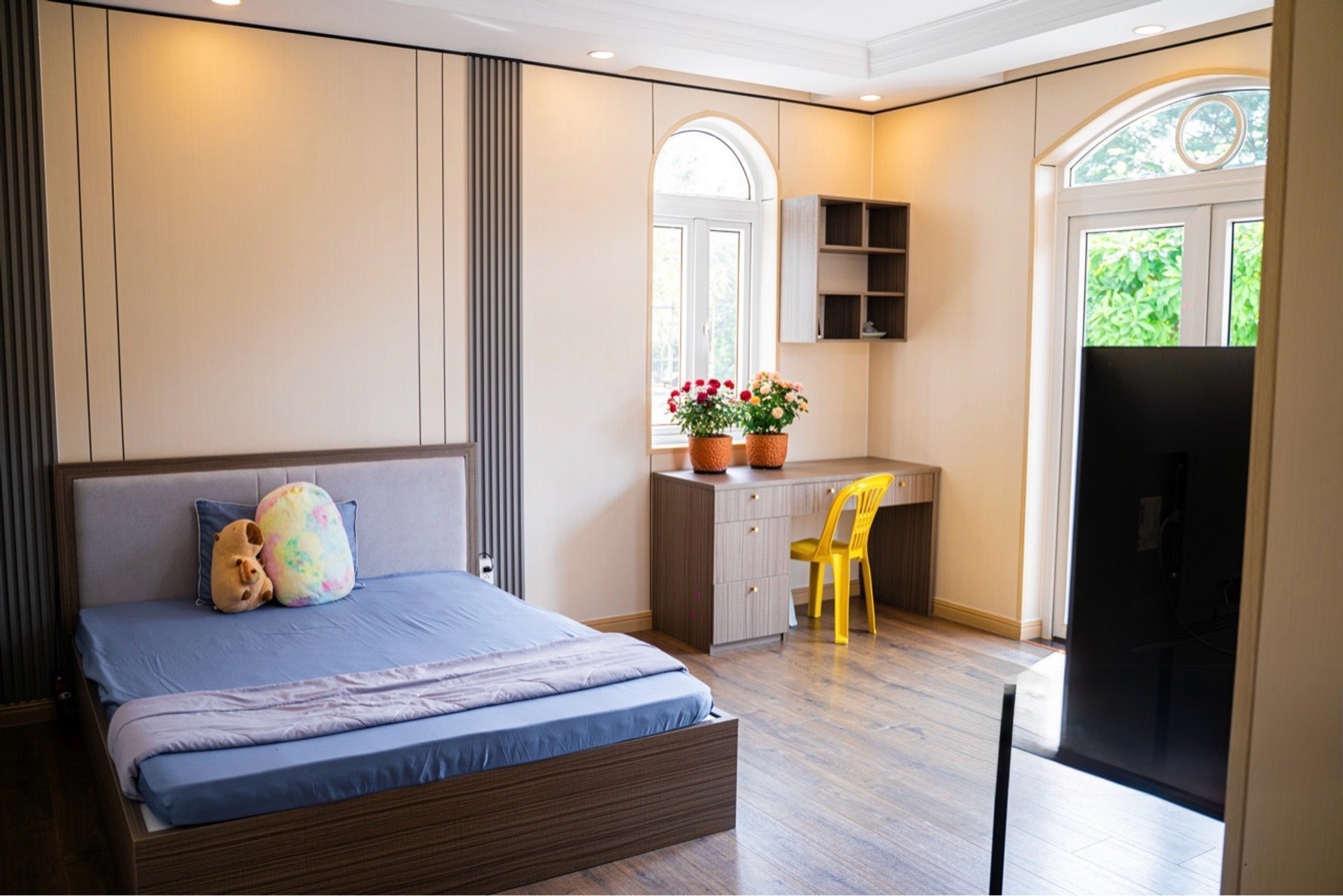 Bán nhà KDC Phú Lợi, đường Lê Bôi 10x20 căn góc 2 mặt tiền 6 tầng có hầm chỉ 22 tỷ TL 2