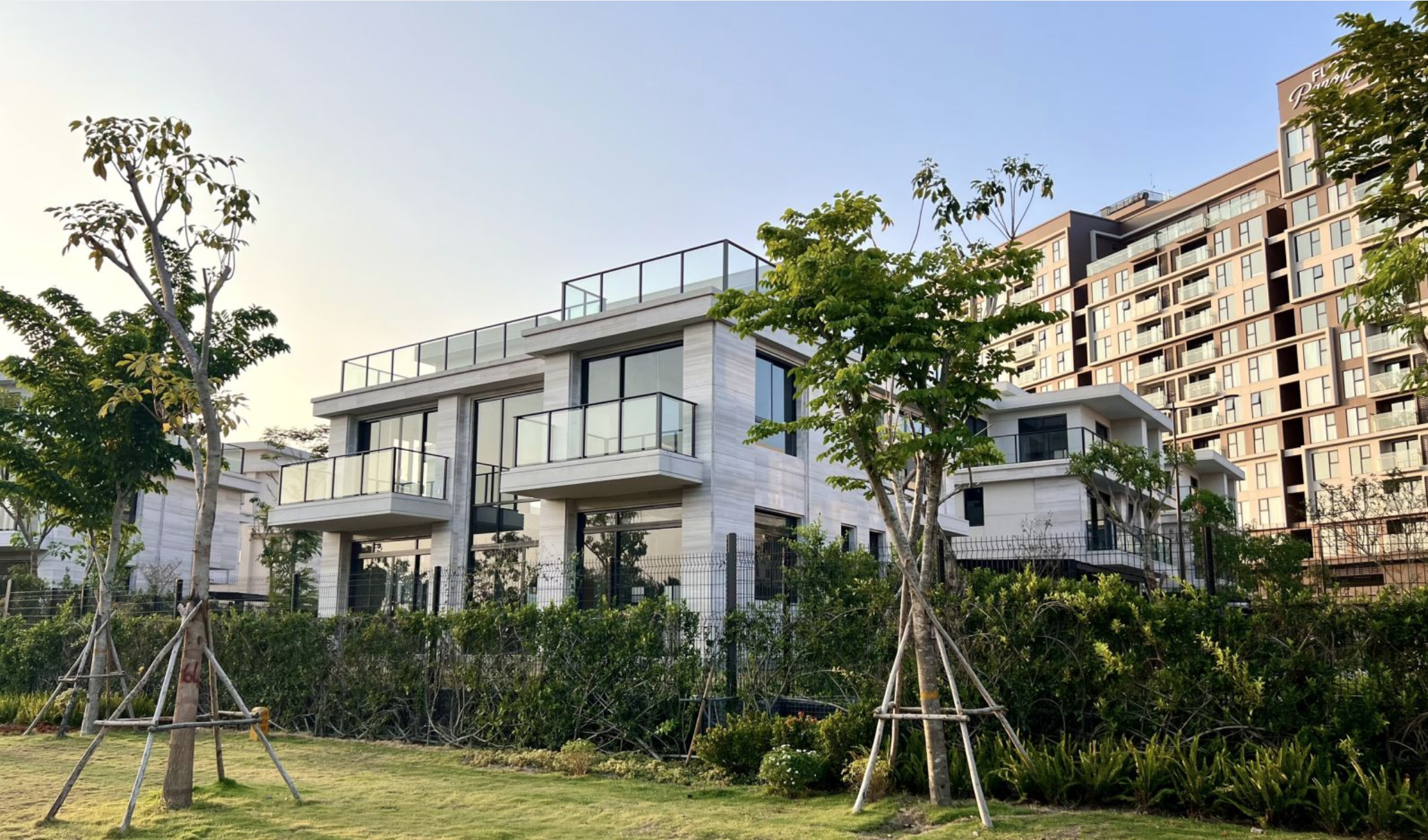 Biệt Thự Ven Sông (26ha) Nguyễn Văn Linh, Bình Chánh | 642m2 | Giá 81 Tỷ 3