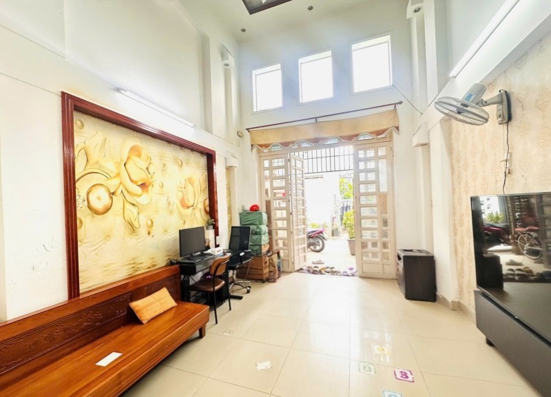 Bán nhà đường số 49, Hiệp Bình Chánh, Thủ Đức, TP HCM. DT 56m2, 3 tầng, giá  chỉ 6.85  tỷ, sổ hồng 2