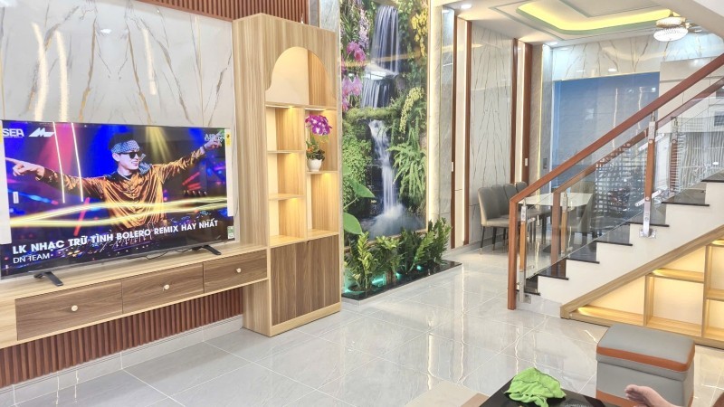 Bán nhà đường ĐT 43, Bình Chiểu, Thủ Đức, TP HCM. DT 52m2, 4 tầng, 4PN, sổ hồng riêng, giá 5,62 tỷ. 2
