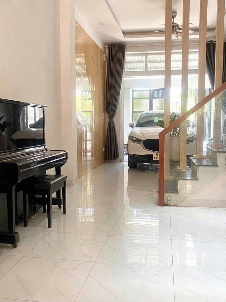 CHO THUÊ NGUYÊN CĂN HẺM XE TẢI ĐƯỜNG SỐ 12 NGAY NGÃ 4 BÌNH PHƯỚC, TRÊT 2 LÂU,3PN, GIÁ 13TR