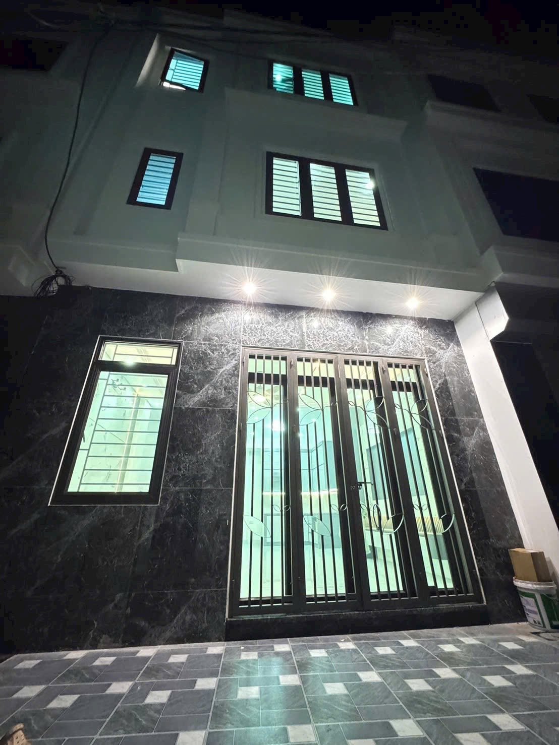 Bán nhà 3 tầng ngõ phố Phú Bình, phường Nhị Châu, TP Hải Dương, 40.6m2, mt 5.2m, 3 ngủ, 3 vs, 1.98 2