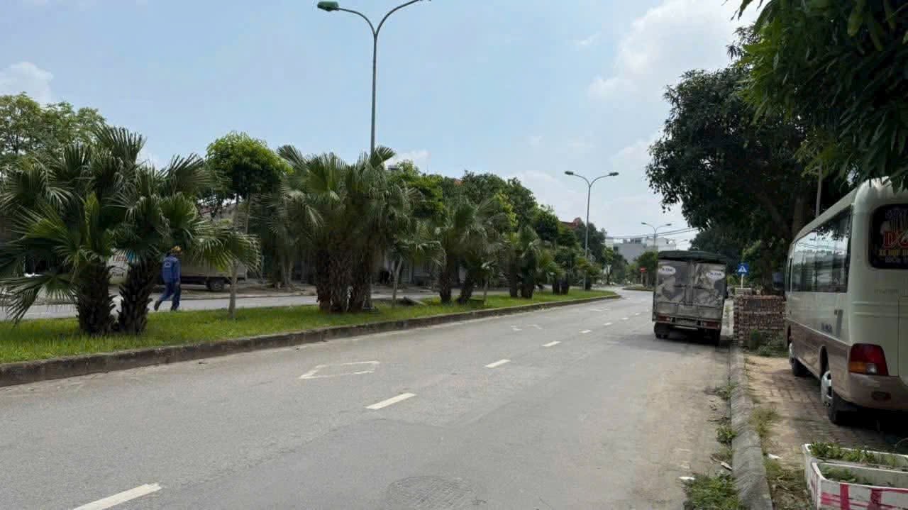 Bán đất mặt đường đôi Phạm Văn Đồng, ph Tứ Minh, TP HD, 52.89m2, mt 4.5m, KD buôn bán, 3.5x tỷ