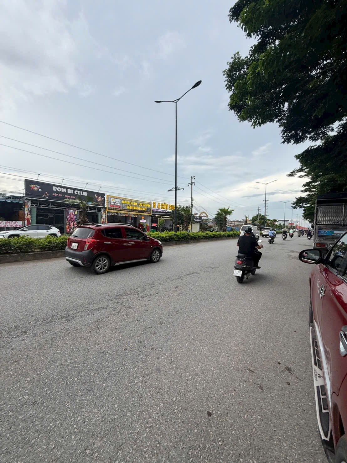 Bán đất mặt đường đôi Vũ Công Đán, ph Tứ Minh, TP HD, 200m2, mt 10m, KD buôn bán, giá siêu tốt 2